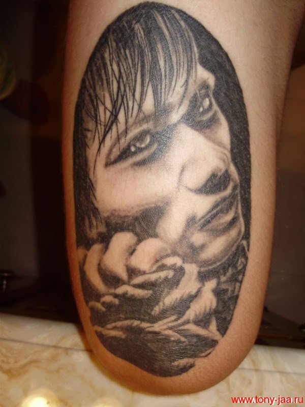 Татуировка с изображением Тони Джаа        
